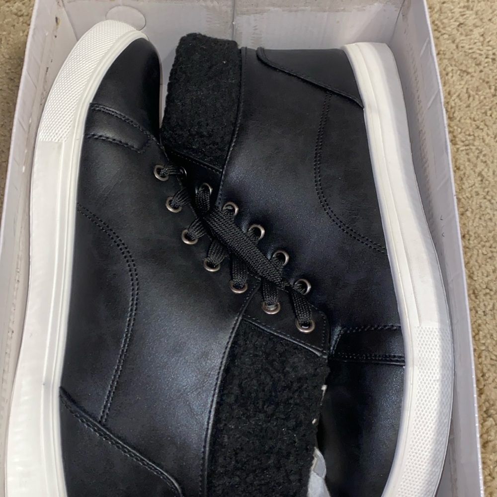 Men’s fur boots size 11 new